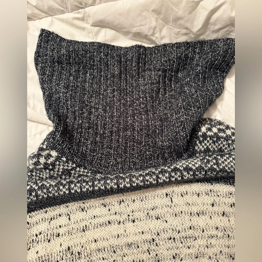 BCBGMaxAzria Sweater - Picture 8 of 9